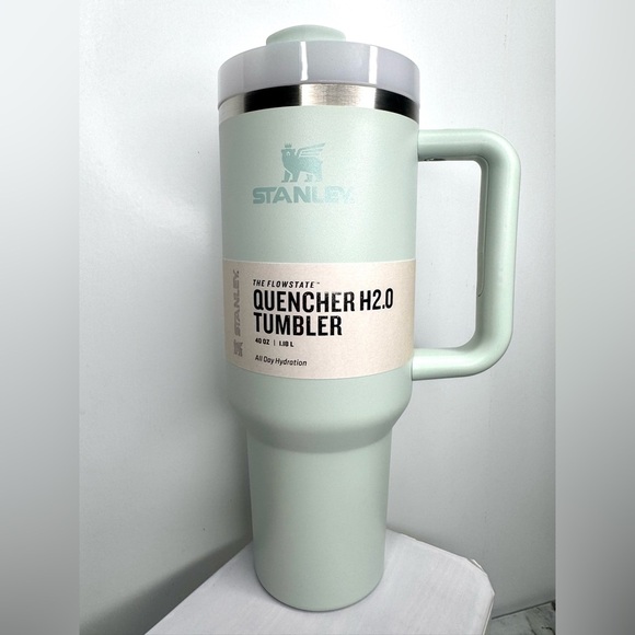 THE QUENCHER H2.0 FLOWSTATE™ TUMBLER | 40 OZ
MIST COLOR - Picture 5 of 11